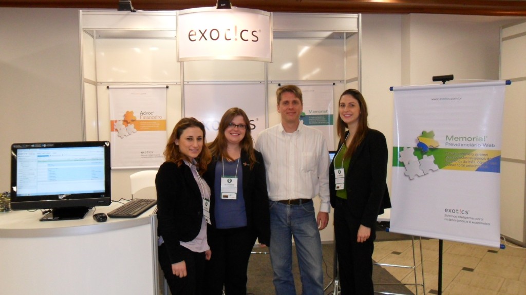 Estande já montado e equipe pronta para receber os visitantes do Congrejur 2012